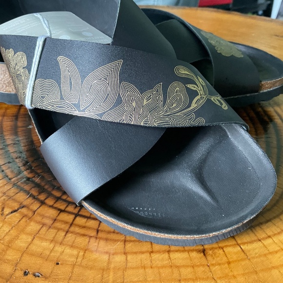 Papillio Sandals made by Birkenstock Black w/ Gold Print Ladies 9 /Mens 7 - Picture 9 of 13